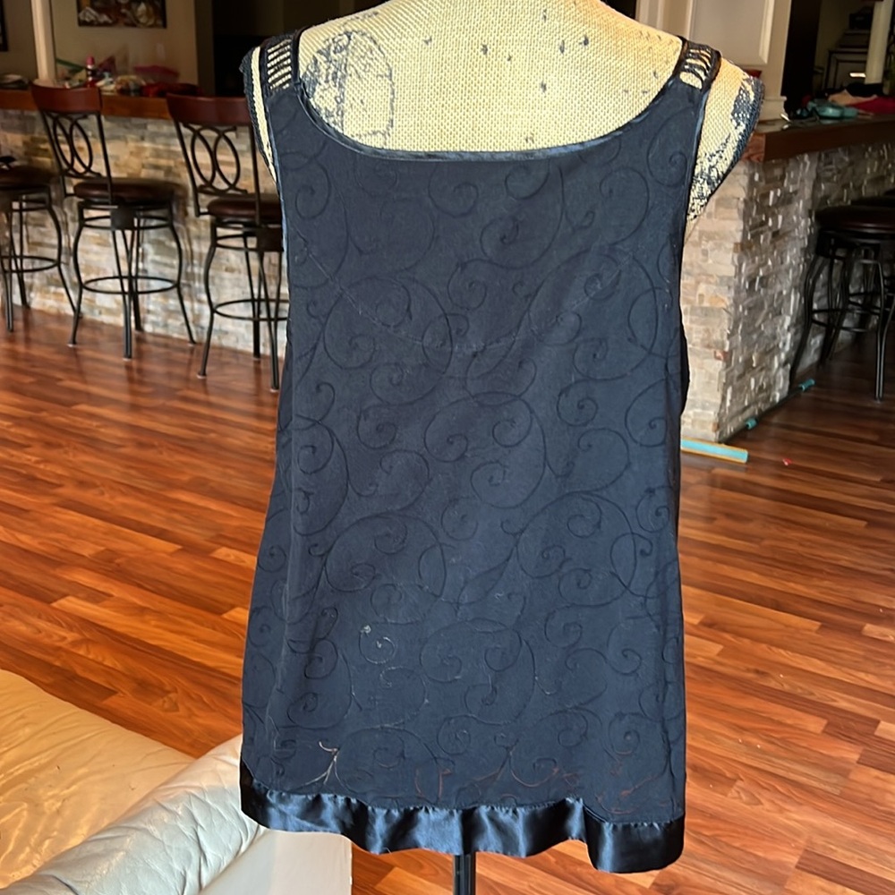 Size XL black blouse with a swirl design and ladder like straps - Picture 2 of 7